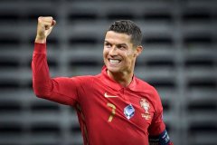 欧国联-C罗百球+梅开二度 葡萄牙2-0胜10人瑞典