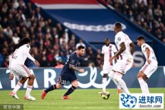 法甲-梅西主场首秀二弟补时制胜 巴黎2-1绝杀里昂